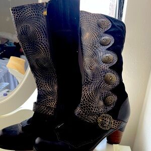 L’Artiste Spring step size 7.5 suede and tooled leather Boots
